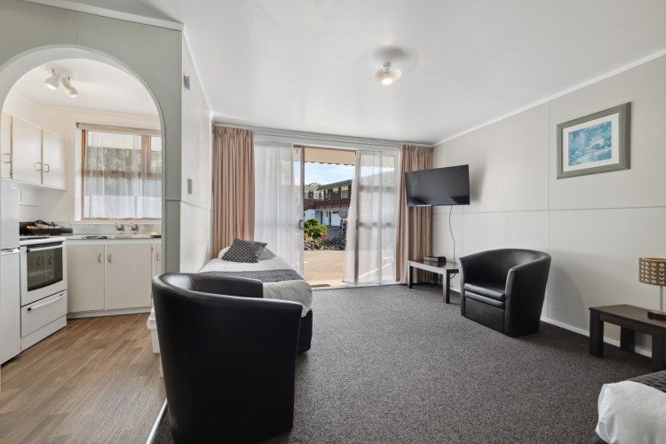 One Bedroom 14